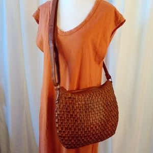 Vilenca Holland | Brown Woven Leather Crossbody Bag